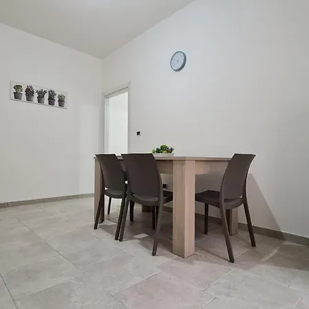 Mirante Apartment